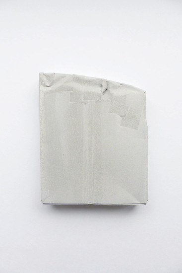 Martina Essig, ohne Titel, 2014/24/1 – ca. 11,2 x 9,1 x 1,8 cm; Beton